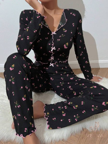 أسود